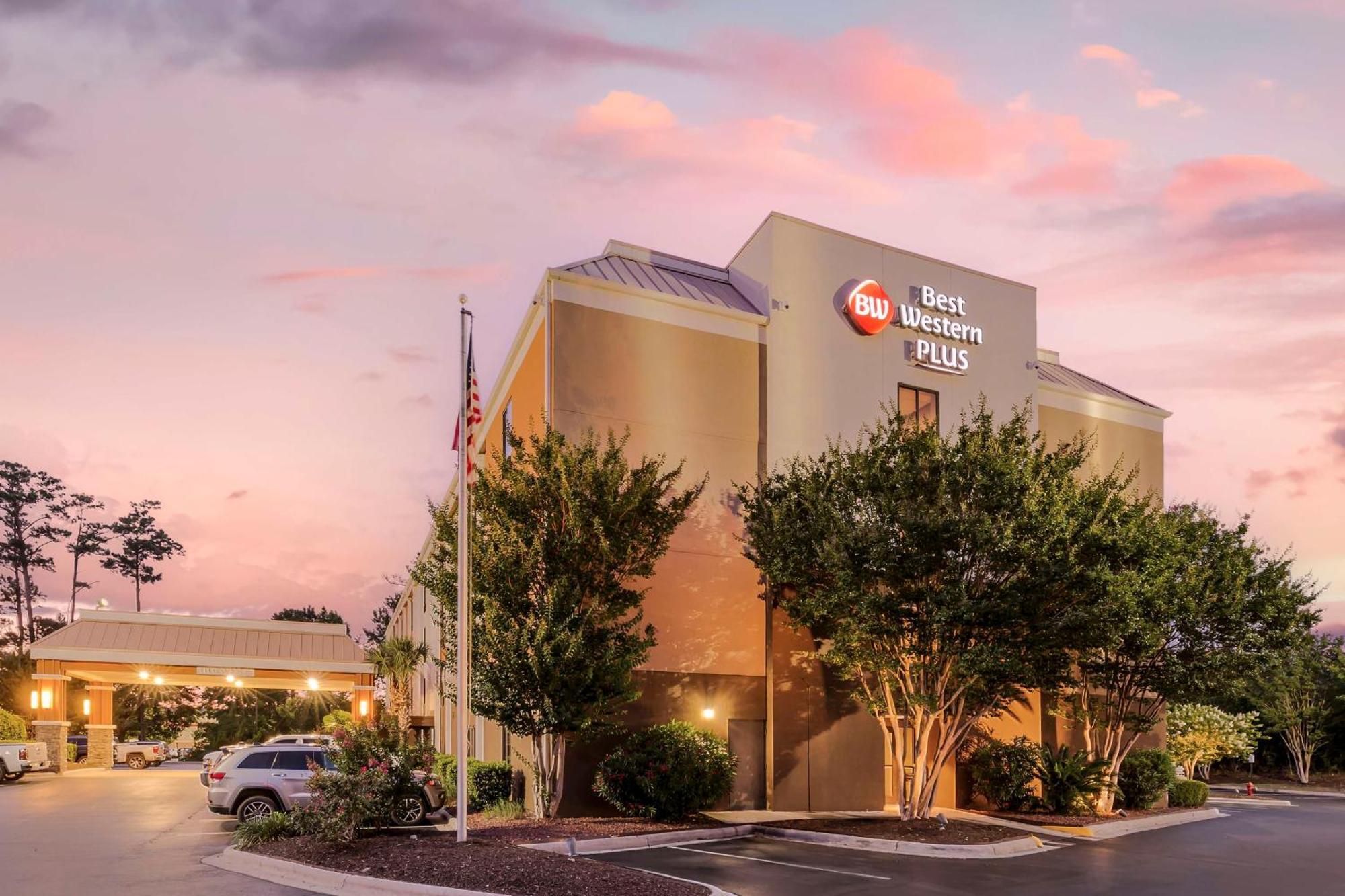 Best Western Plus Wilmington / Wrightsville Beach Exterior photo